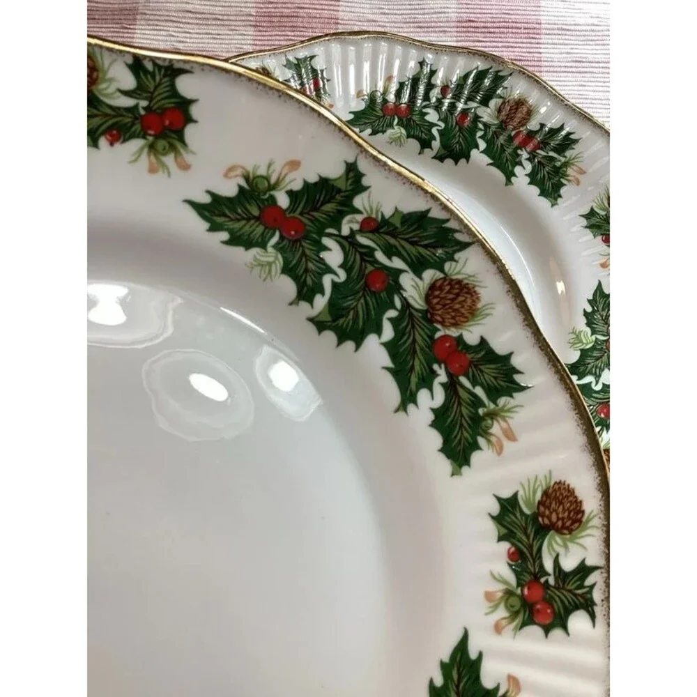 Rosina Co Fine Bone China Yuletide Pattern Plates 8.25